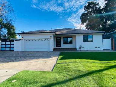 Main picture of 22654 Miranda St
