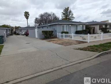 Main picture of 7875 Ronald Dr