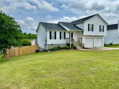 Main picture of 136 Concorde Dr