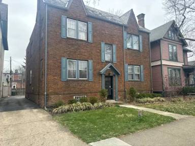 Main picture of 997 Neil Ave