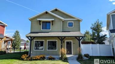 Main picture of 1625 Hollyhock St