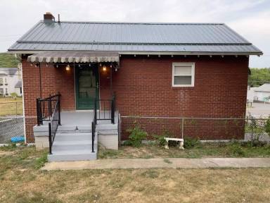 Main picture of 12611 Bedford Rd NE