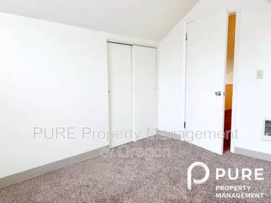 Main picture of 3602 N Gantenbein Ave