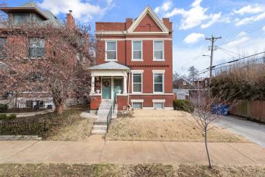 Main picture of 2710-12 Virginia Ave