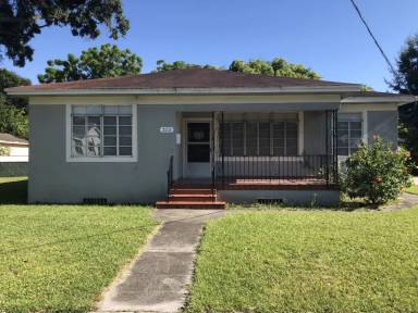 Main picture of 2211 Durham St