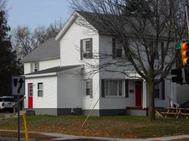 Main picture of 714 S Washington St