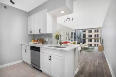 Main picture of 218 W Lake St