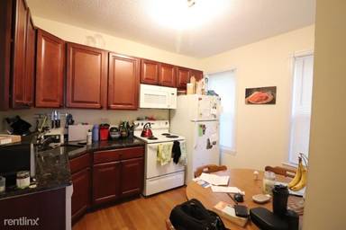 Main picture of 14 Leverett St
