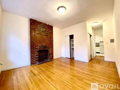 Main picture of 417 E 81st St