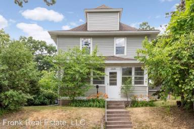 Main picture of 3339 Fremont Ave N