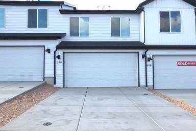 Main picture of 574 S May Dr