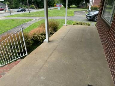 Main picture of 1020 W Catawba Ave