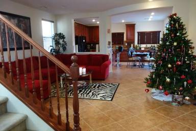 Main picture of 11631 Giles St
