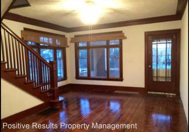 Main picture of 754 W Lincoln Blvd