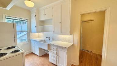 Main picture of 236 SE 32nd Ave