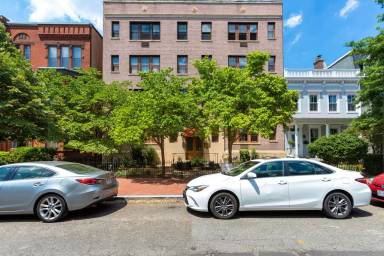 Main picture of 414 Seward Sq SE