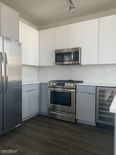 Main picture of 211 W Harrison St