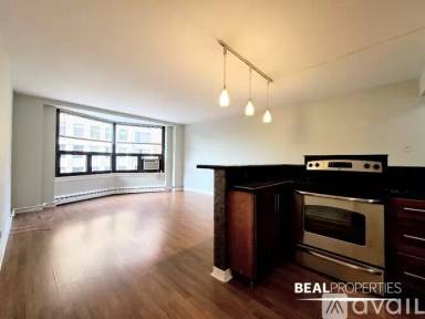 Main picture of Wellington Place Apartments