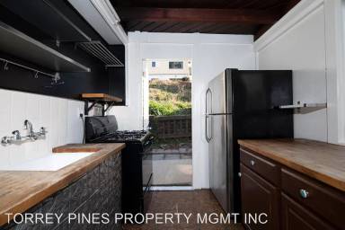 Main picture of 933 Coast Blvd S