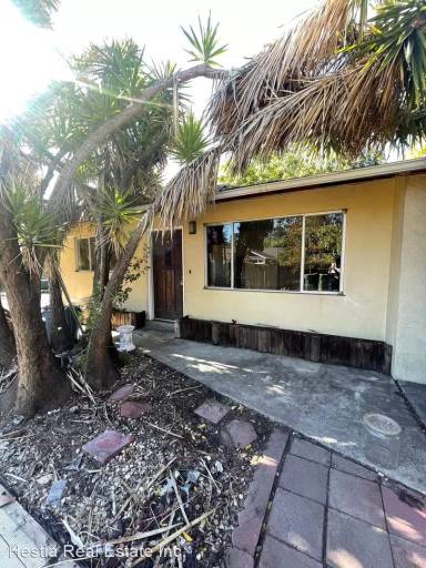 Main picture of 214 Sequoia Ave