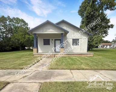 Main picture of 908 Stilwell Blvd