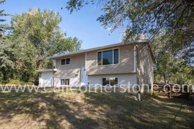 Main picture of 3622 Regis St