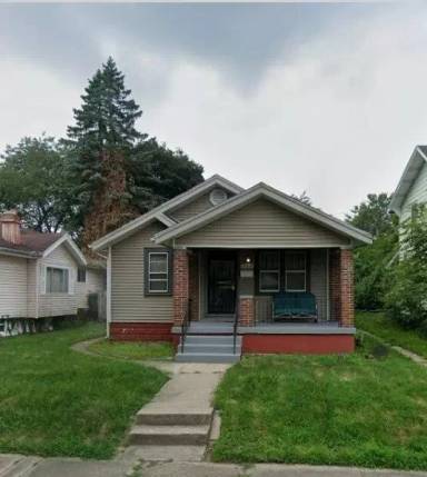 Main picture of 325 Burleigh Ave
