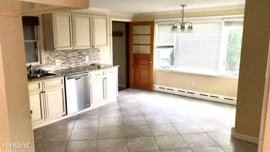 Main picture of 380 University Ave