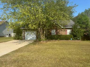Main picture of 744 Cloud Dr