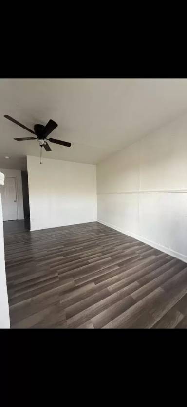 Main picture of 613 W Avenue D