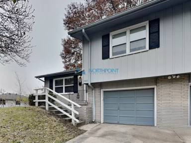 Main picture of 5602 N Strathbury Ave