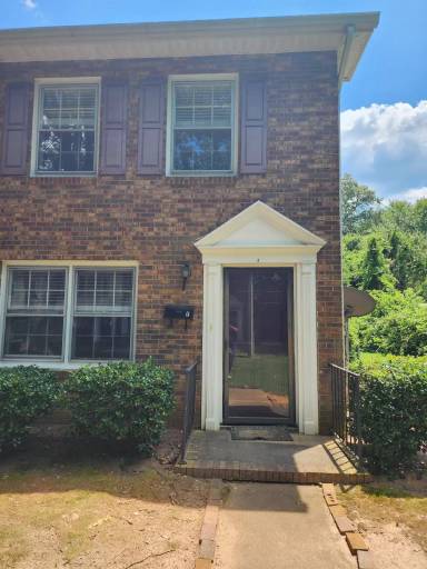 Main picture of 1462 Dover Rd