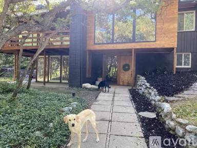 Main picture of 1497 Oakridge Dr