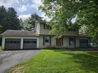 Main picture of 1600 E Branch Rd