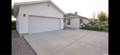 Main picture of 275 W Pennsylvania Dr