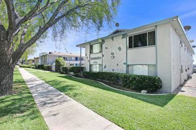 Main picture of 854-856 Orchid Ct