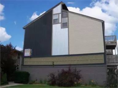 Main picture of 906 S Oak St