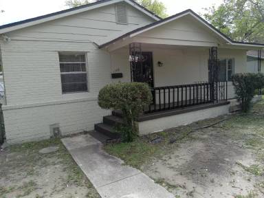 Main picture of 1708 W 24th St