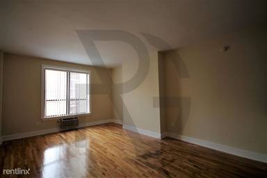 Main picture of 1425 N Dearborn St