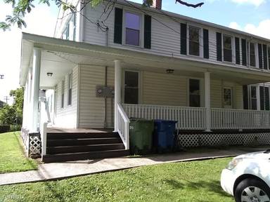 Main picture of 1368 Poquonock Ave
