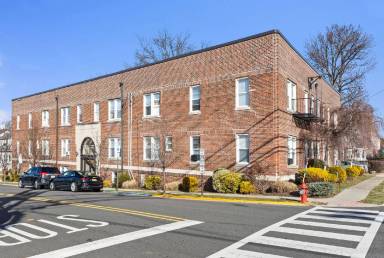 Main picture of 551 3rd Ave