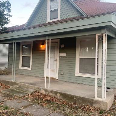Main picture of 819 S Sycamore St