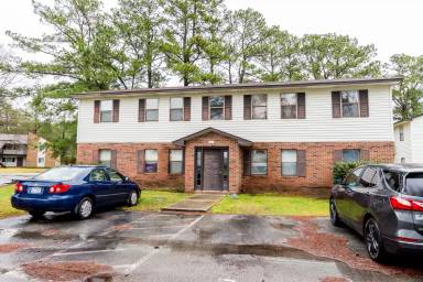 Main picture of 104 Ravenwood Dr