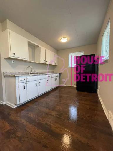 Main picture of 8671 Toepfer Rd