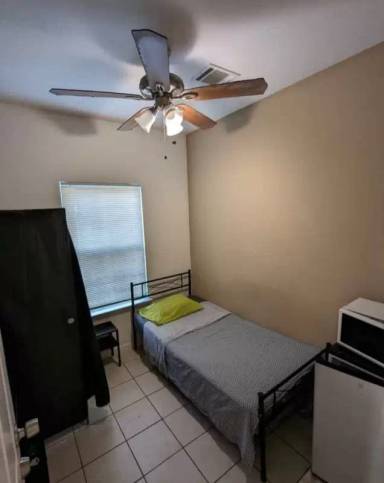 Main picture of 16685 Meadowcroft