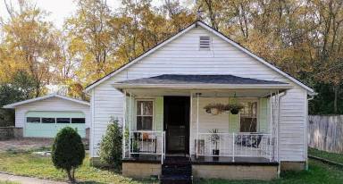 Main picture of 411 N Spring St