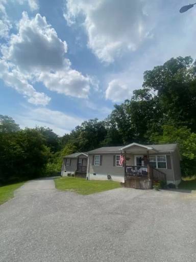 Main picture of 213 Post Rd