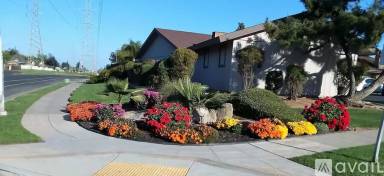Main picture of 4593 N Emerson Ave