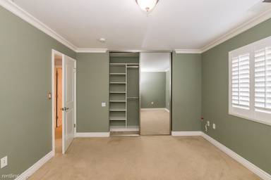 Main picture of 2440 Benton St