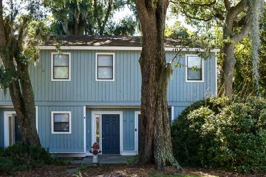 Main picture of 2304 Pine Ct S